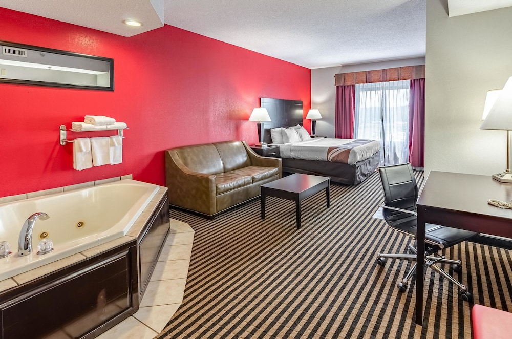 Quality Inn & Suites Abingdon, VA 26/40