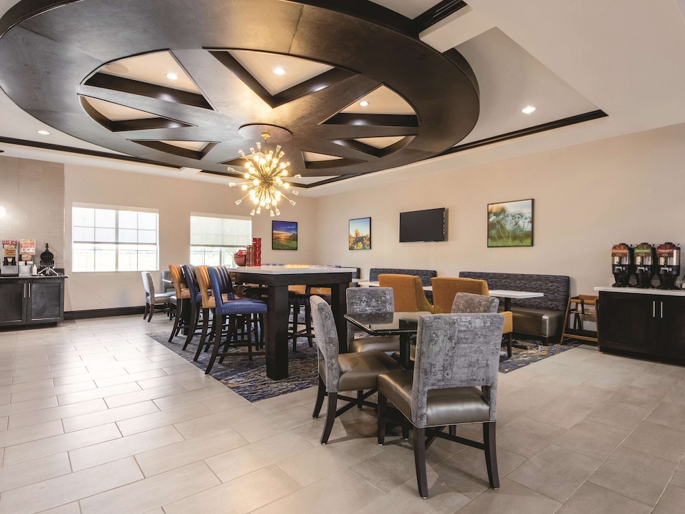 La Quinta Inn & Suites by Wyndham McKinney 32/45