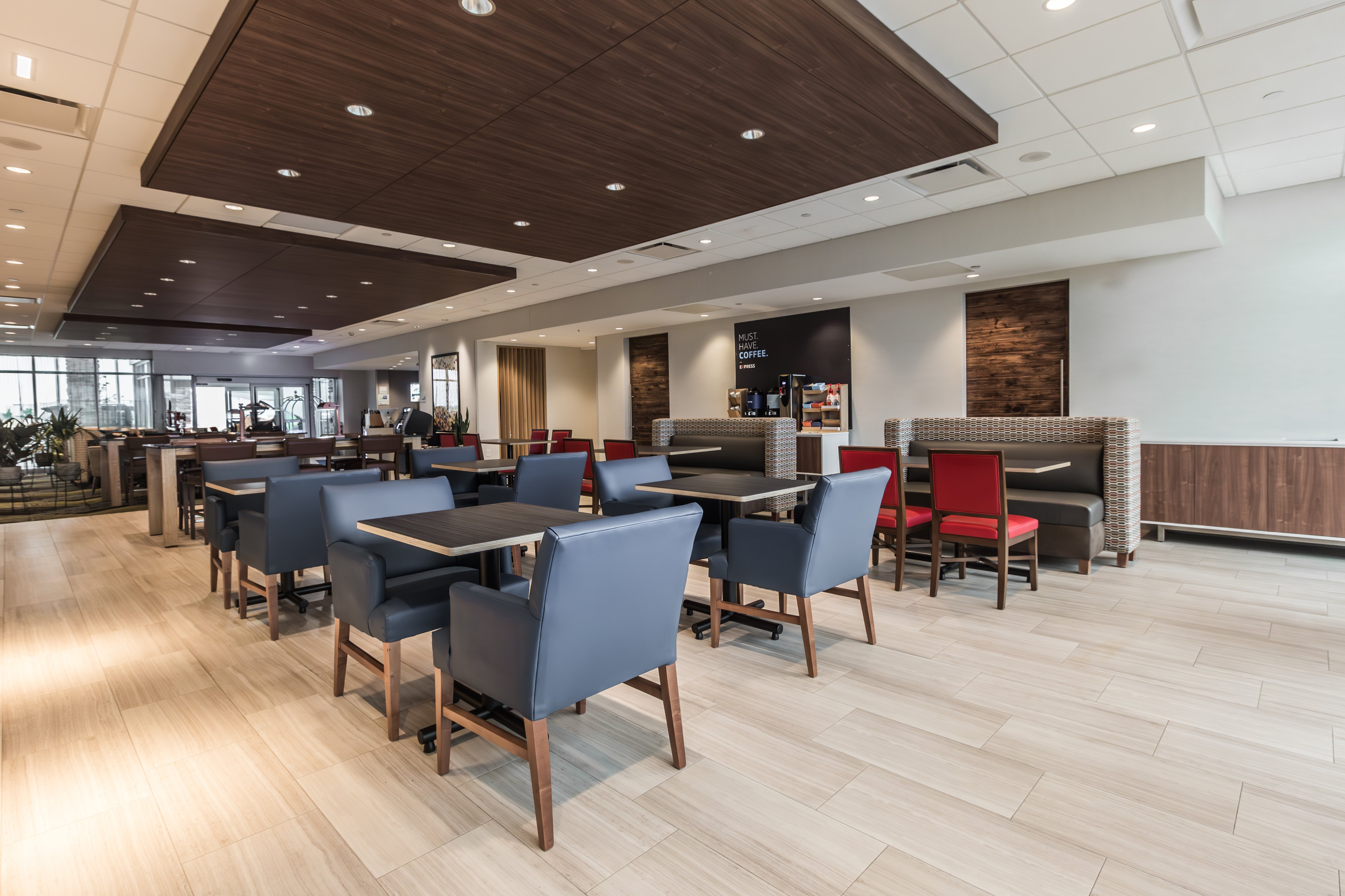 Holiday Inn Express and Suites Welland 49/65