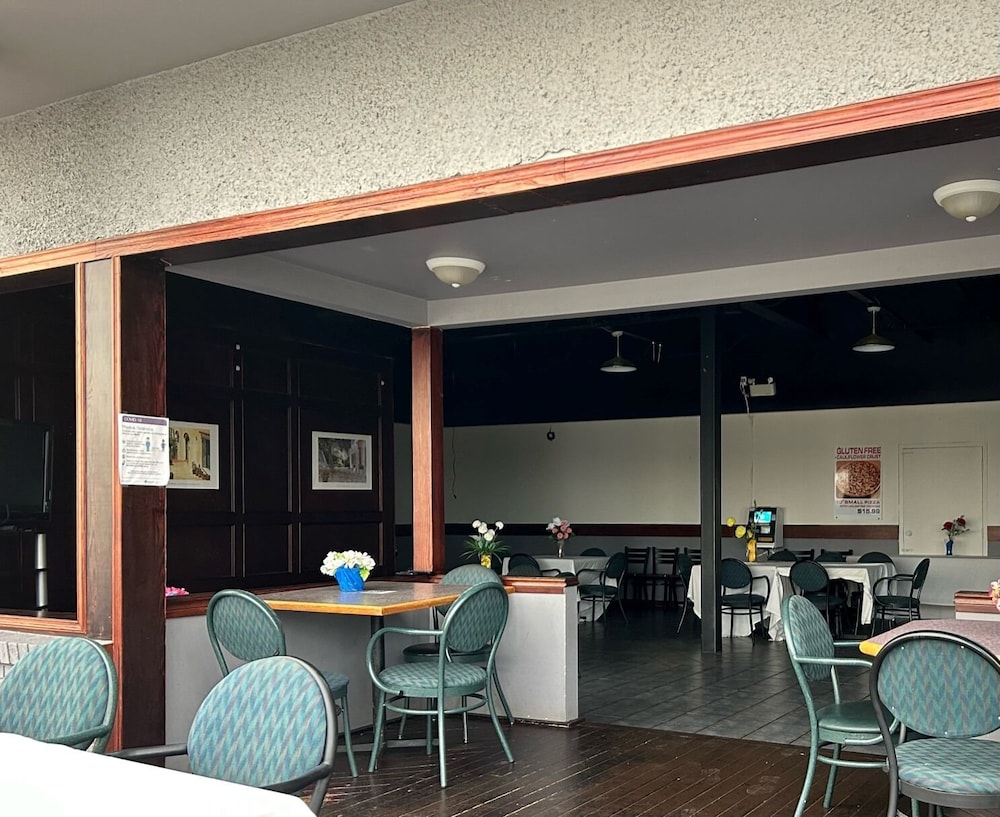 SureStay by Best Western Whitecourt 15/19