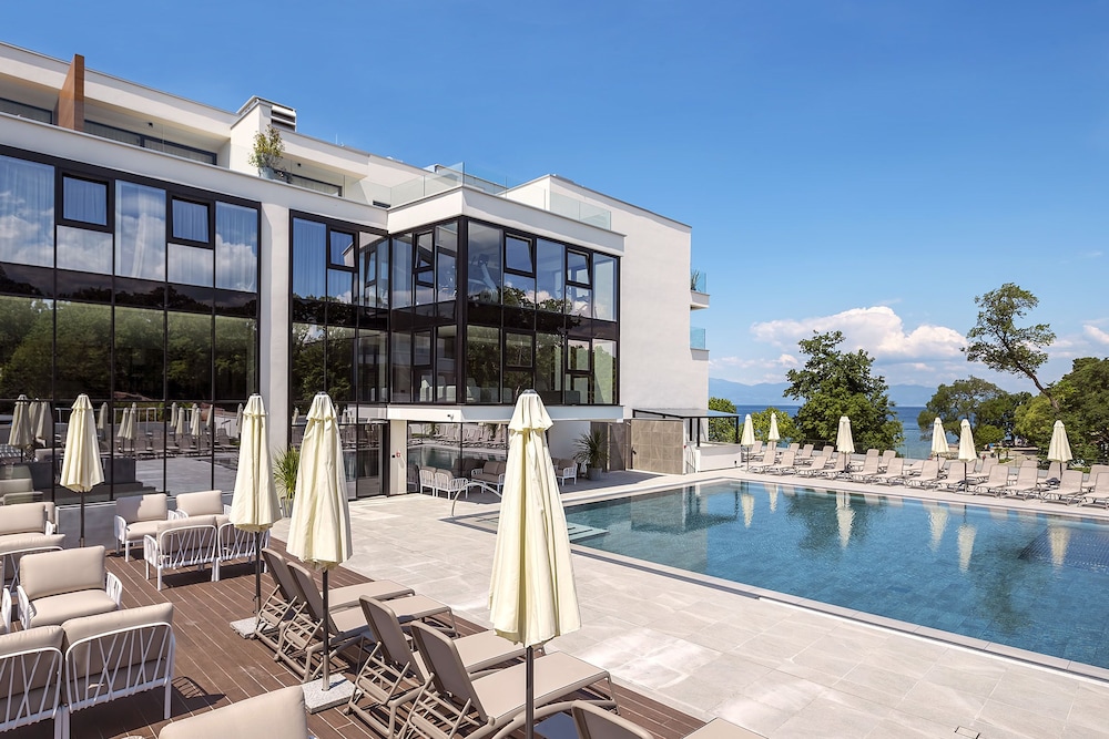 Riva Luxury Hotel 65/69