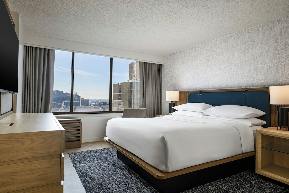 جناح ركني بسرير كينج مع أريكة، Sheraton Philadelphia University City 2/5