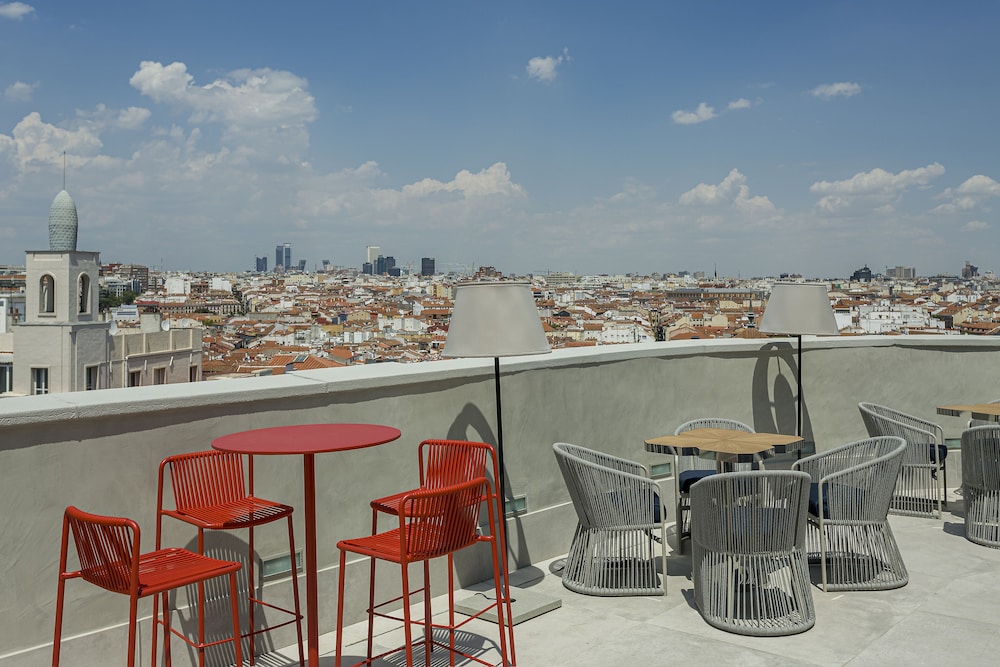 Room Mate Macarena Gran Via 34/47