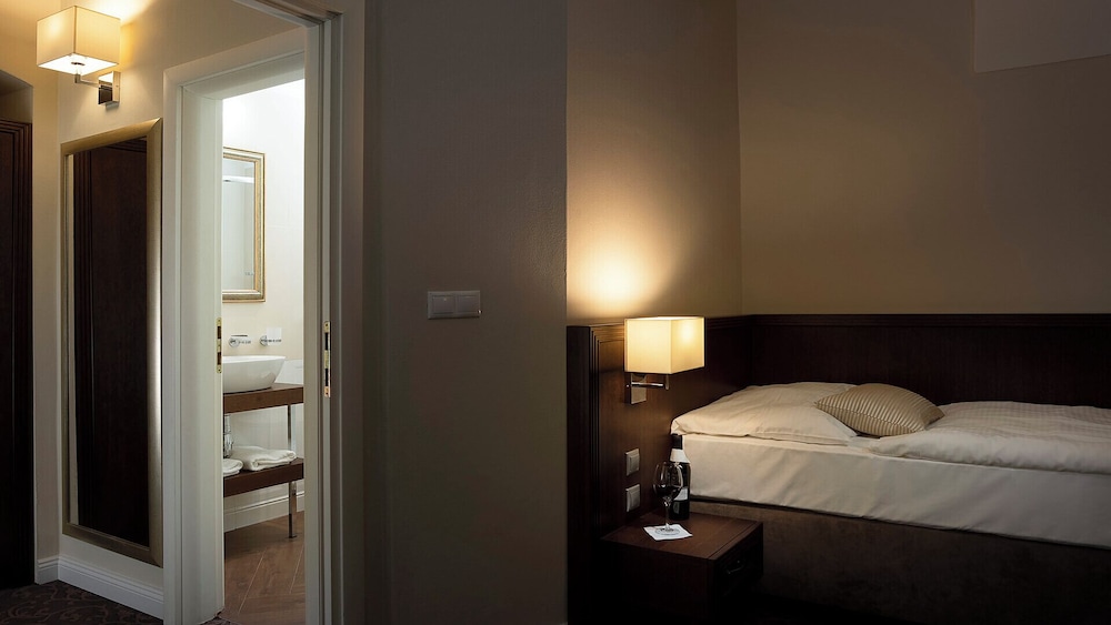 غرفة قياسية مفردة