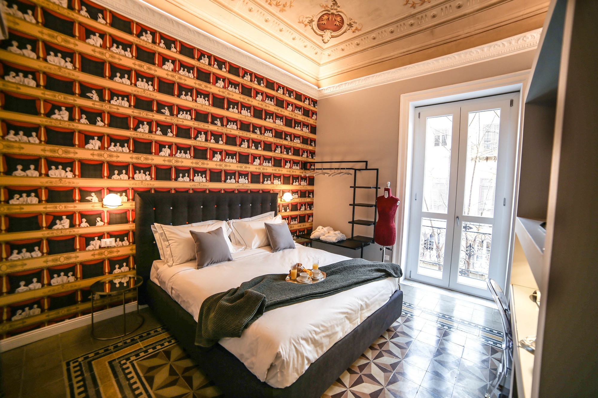 SUPERIOR, DOUBLE BED, CITY VIEW, BALCONY