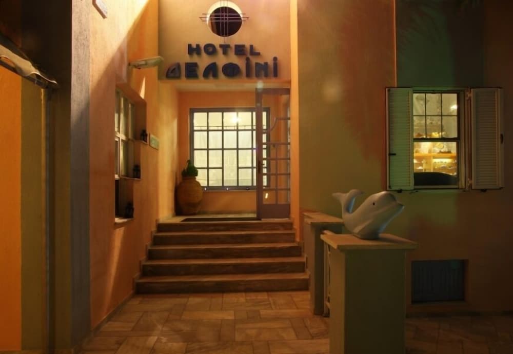 Dolphin Hotel 25/49