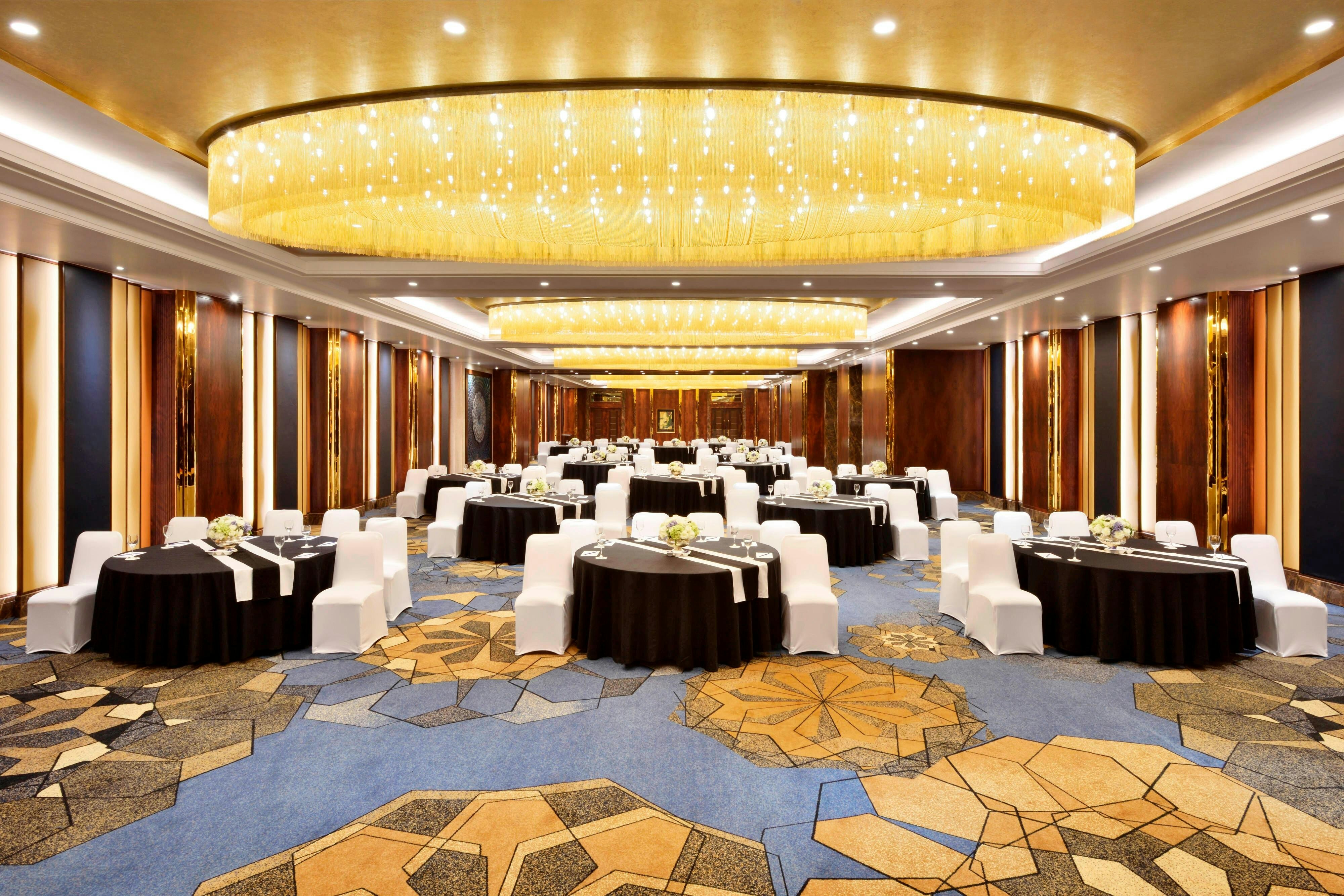 Sheraton Grand Pune Bund Garden Hotel 56/60