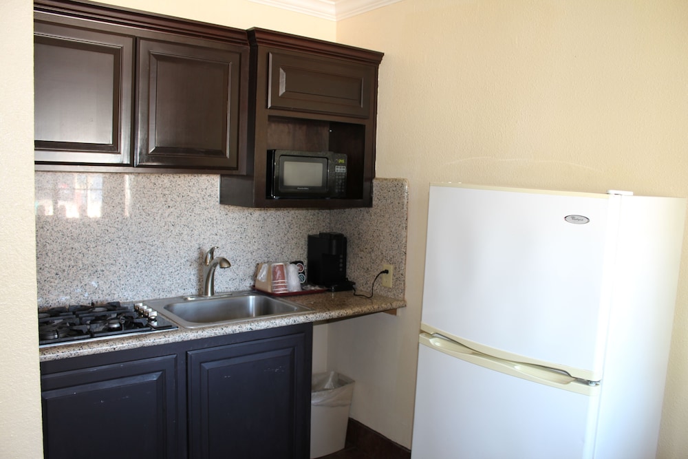 Riverside Inn & Suites Santa Cruz 51/56