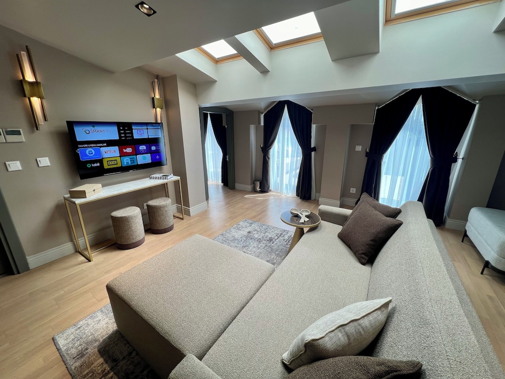Weingart Suites Hotel 24/58