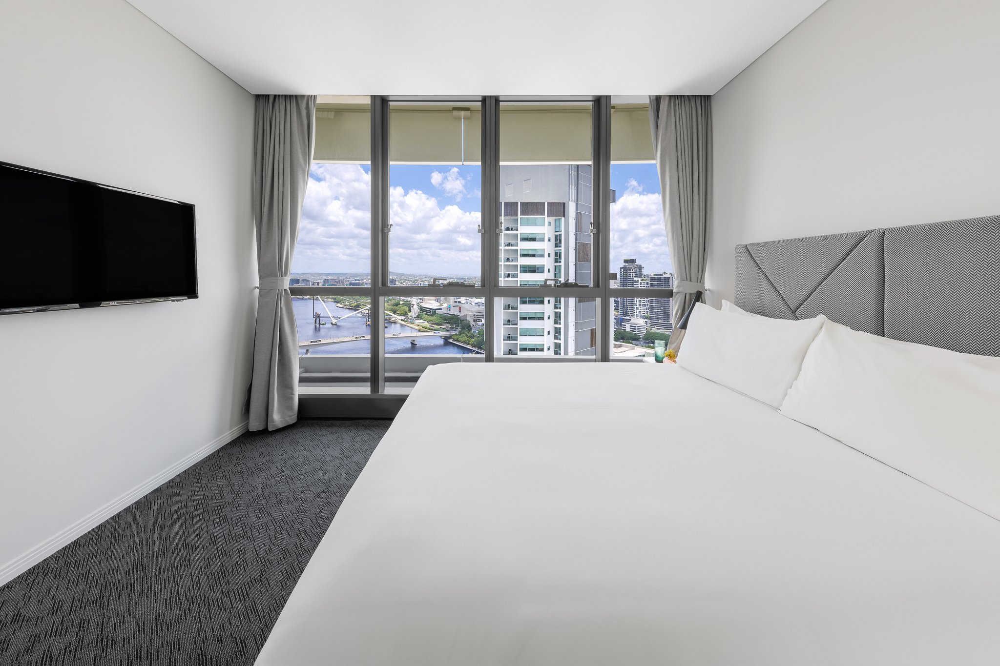 Meriton Suites Herschel Street 10/26