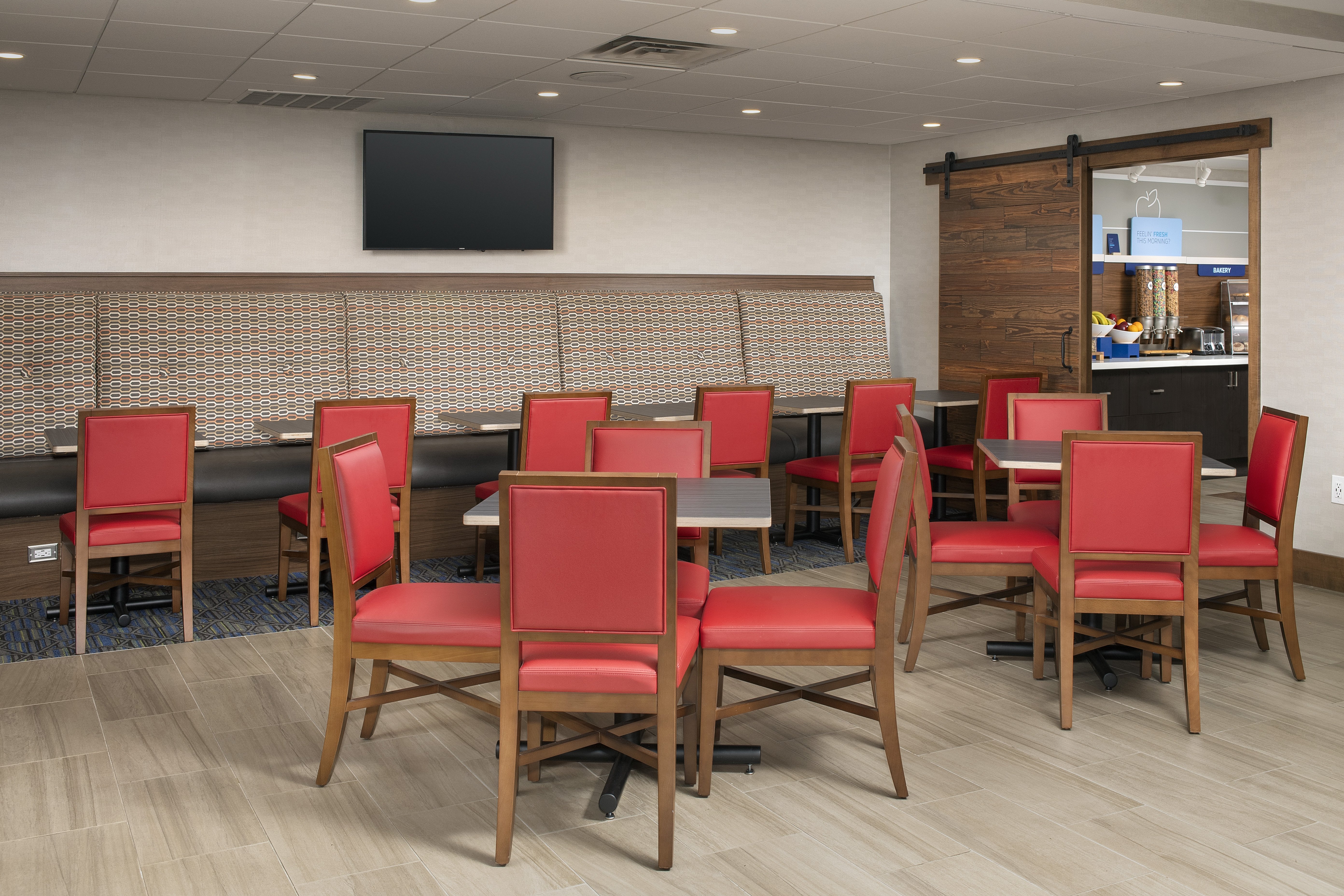 Holiday Inn Express Suites Annapolis 44/49