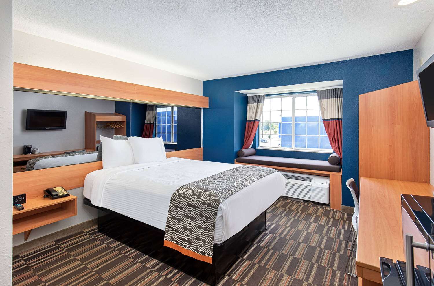 Microtel Inn And Suites Memphi 10/33