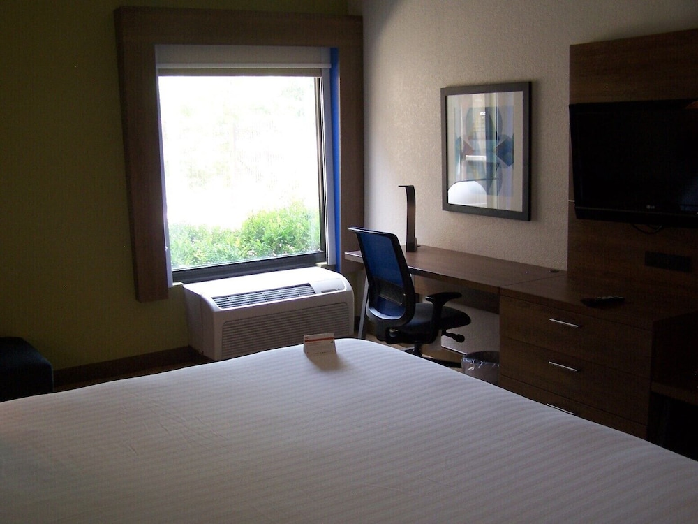 Holiday Inn Express New Albany - Louisville NW 20/50