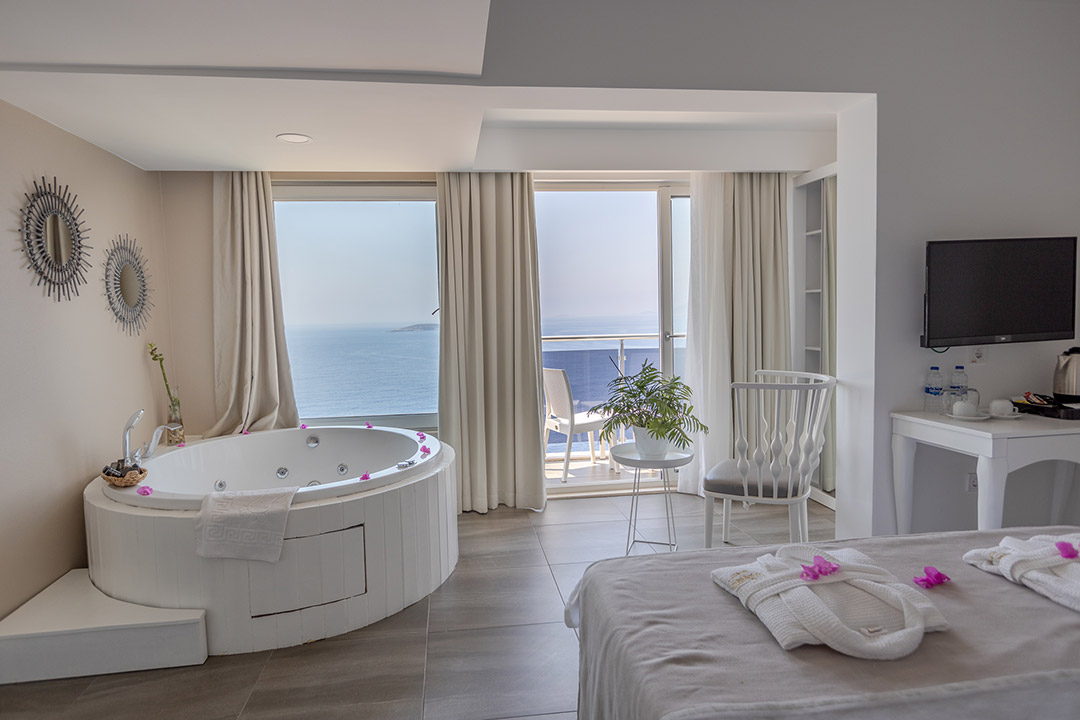 Deluxe, Double Bed, Sea View
