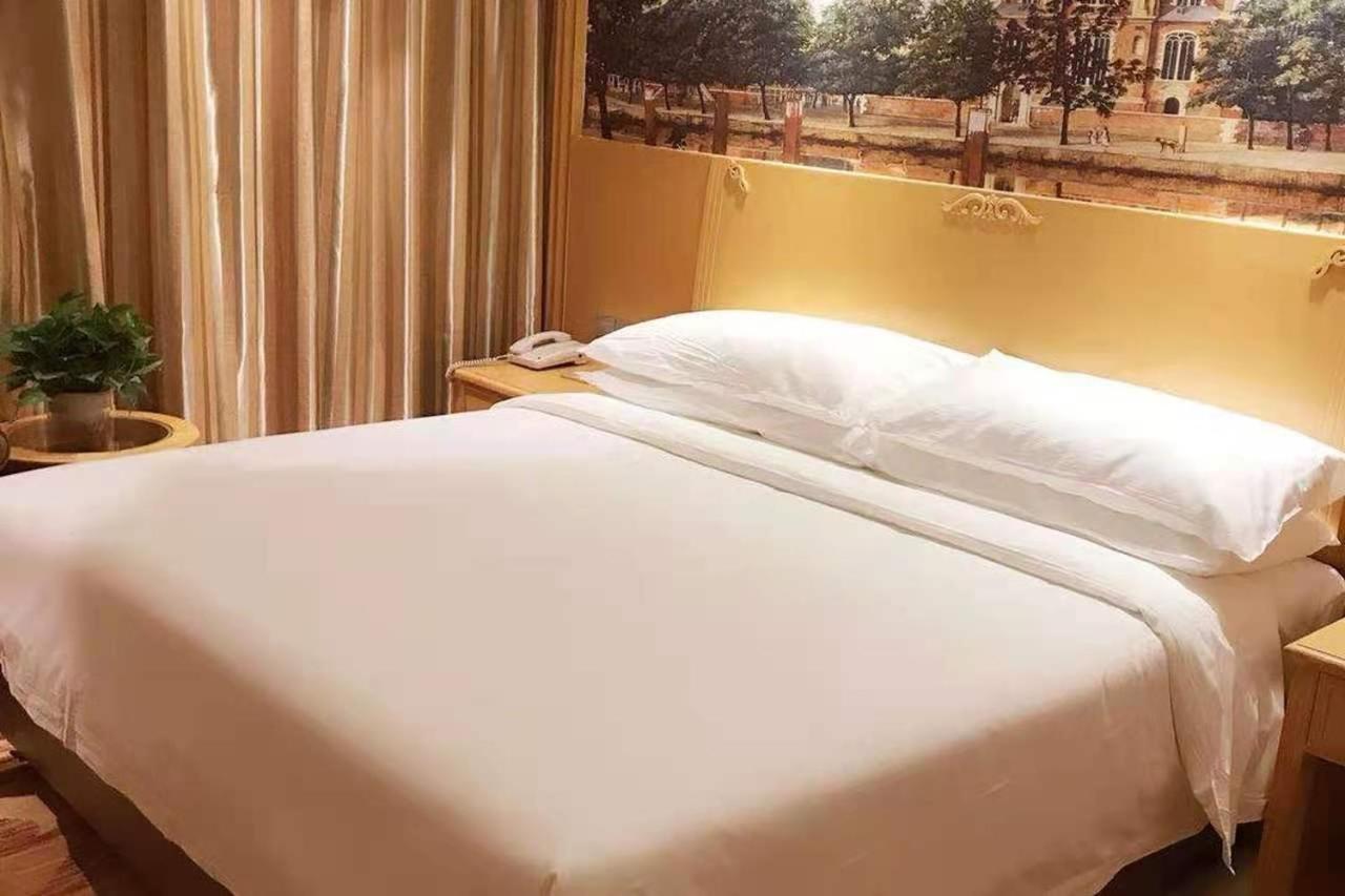 Vienna International Hotel (Hubei Tianmen Donghu Food Street) 20/23