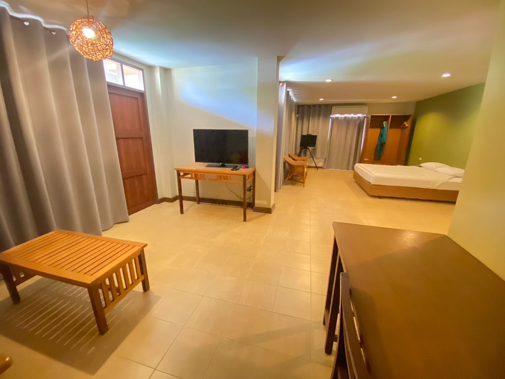 Sun Hotel 40/63