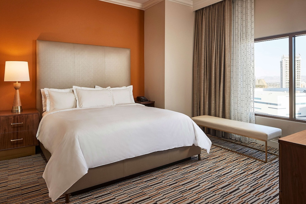 2 BEDROOMS, SUITE, KITCHEN