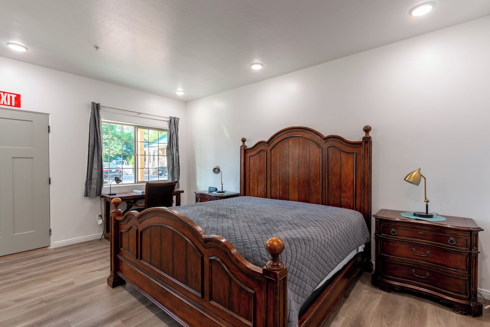 Hurricane Hideaway Lodging 19/46