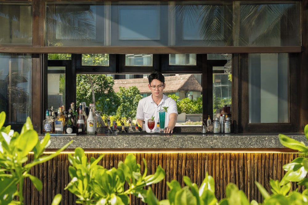 Holiday Beach Hotel Danang 6/47