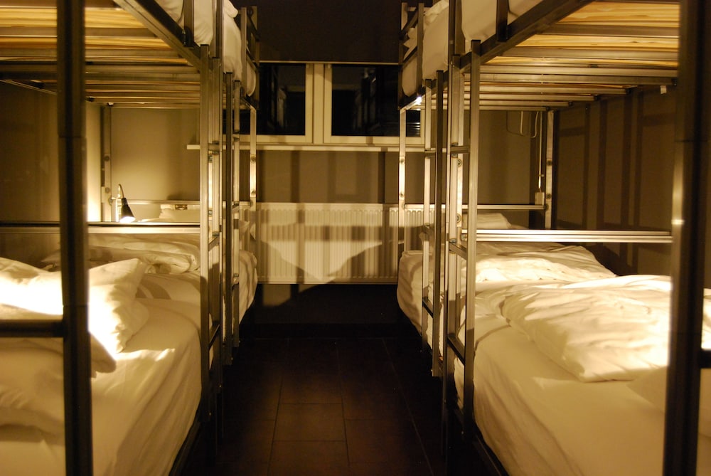 Female Dorm, Female Only, Shared Bathroom