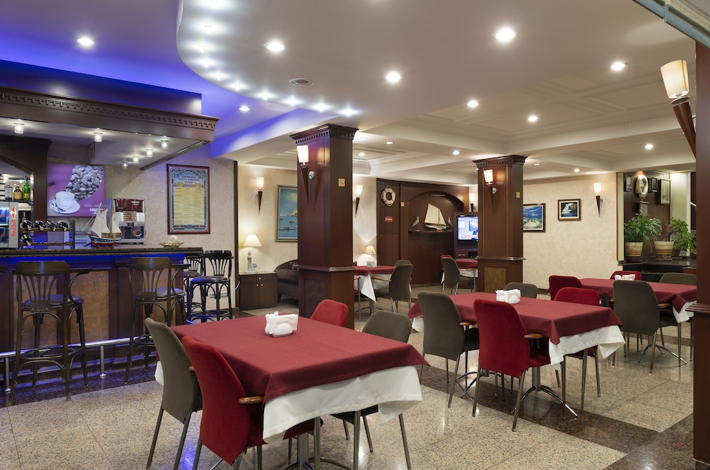 Numa Port Hotel 50/73