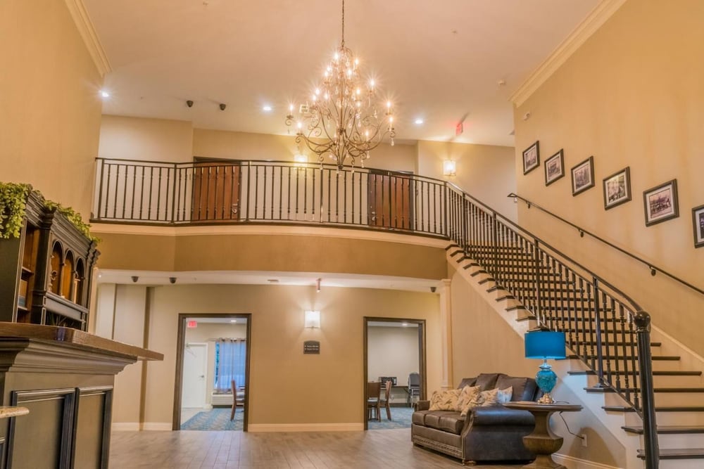 Heritage Place Hotel & Suites 9/48