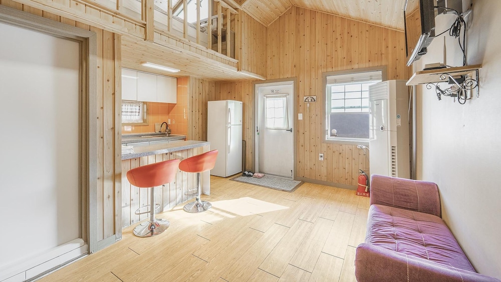 Gapyeong Alum Malu Pension 24/49