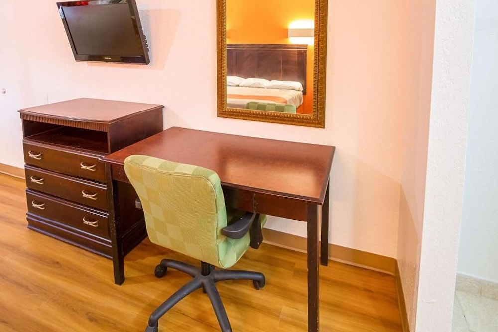 Motel6 Red Oak, TX - Dallas 25/37