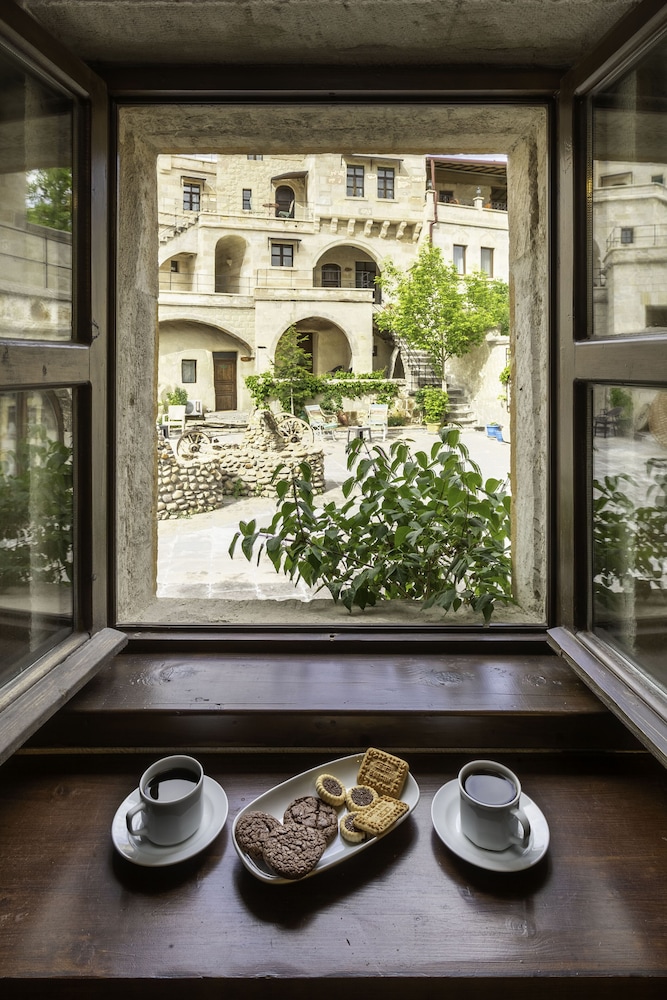 Doors Of Cappadocia 19/50