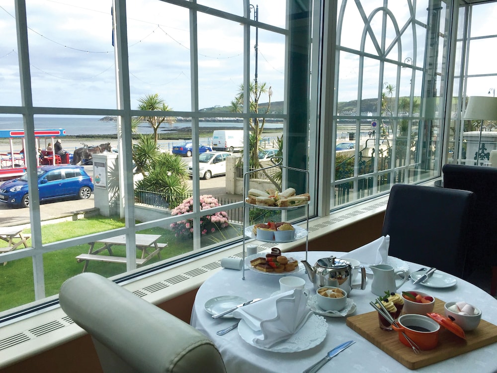 The Empress Hotel 42/64