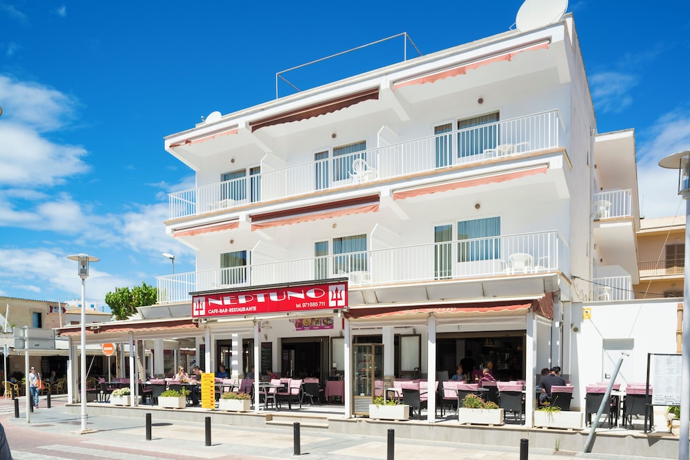 Neptuno Paguera Hostal 3/56
