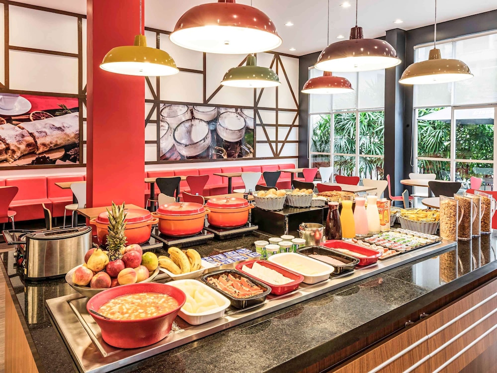 Ibis Blumenau 47/66
