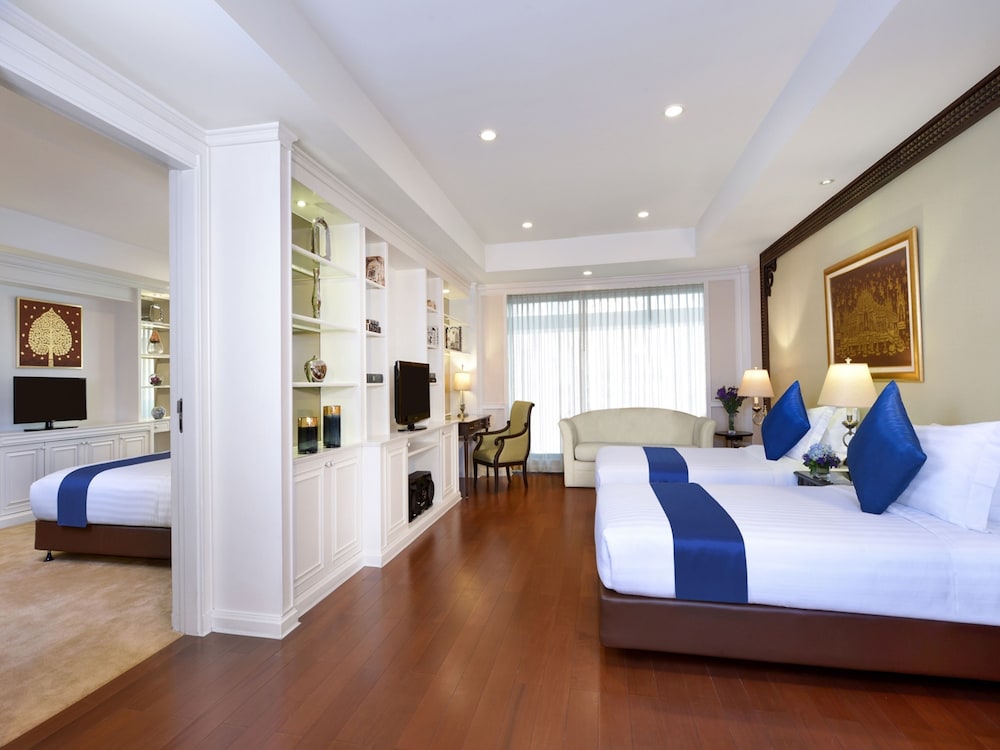 Centre Point Plus Hotel Silom 26/76