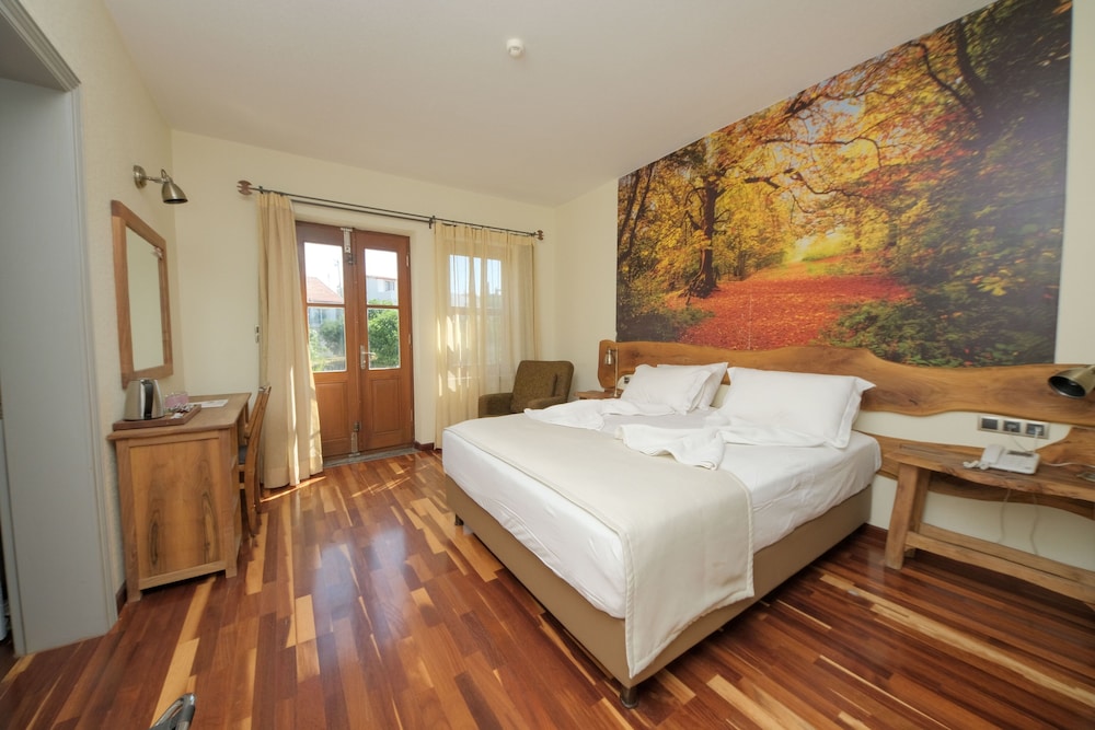Family, Double and Twin Beds, Garden View