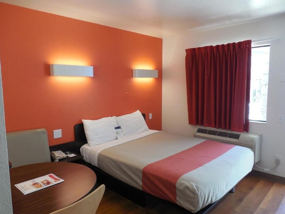 Motel6 Chula Vista, CA - San Diego 31/51
