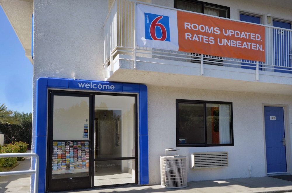 Motel6 Palm Desert, CA - Palm Springs Area 9/37