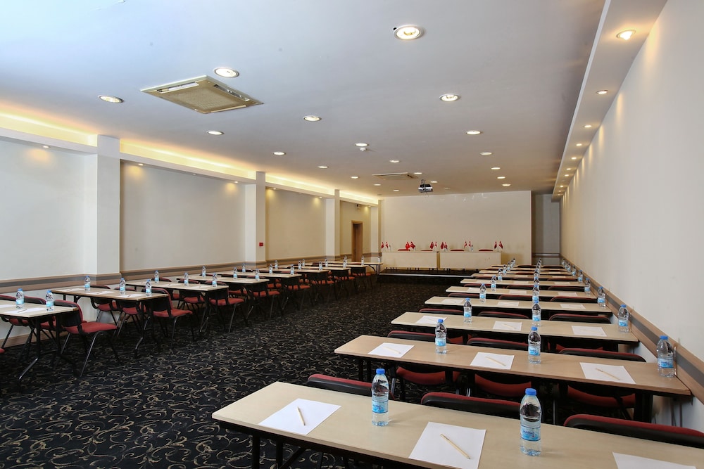 Mandarin Resort Hotel 55/66