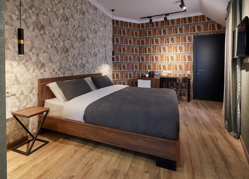 HOTEL CITY 17/50