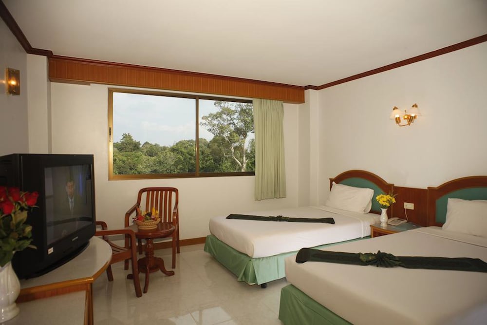 Boonsiam Hotel 10/20