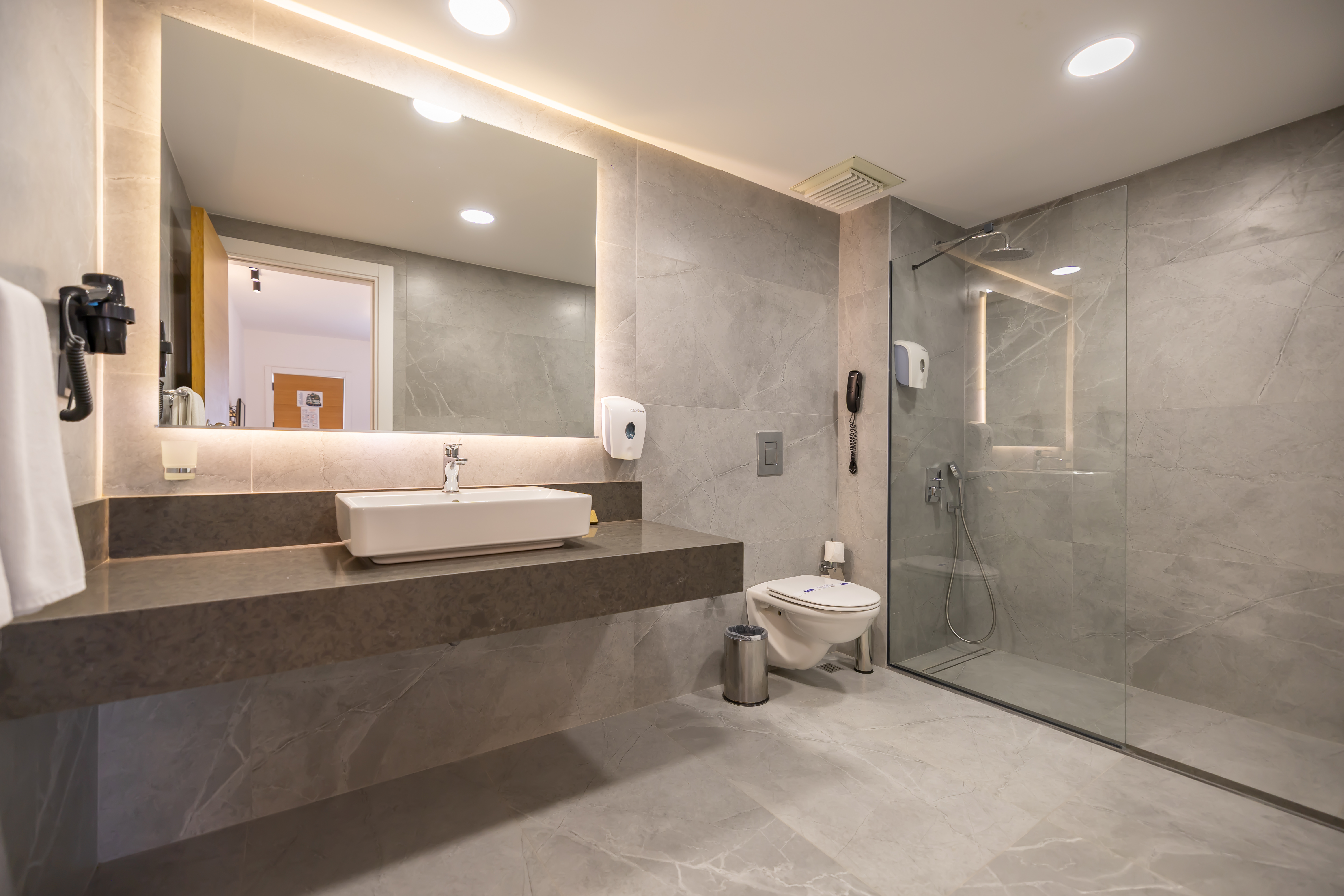 Kadikale Resort 50/50