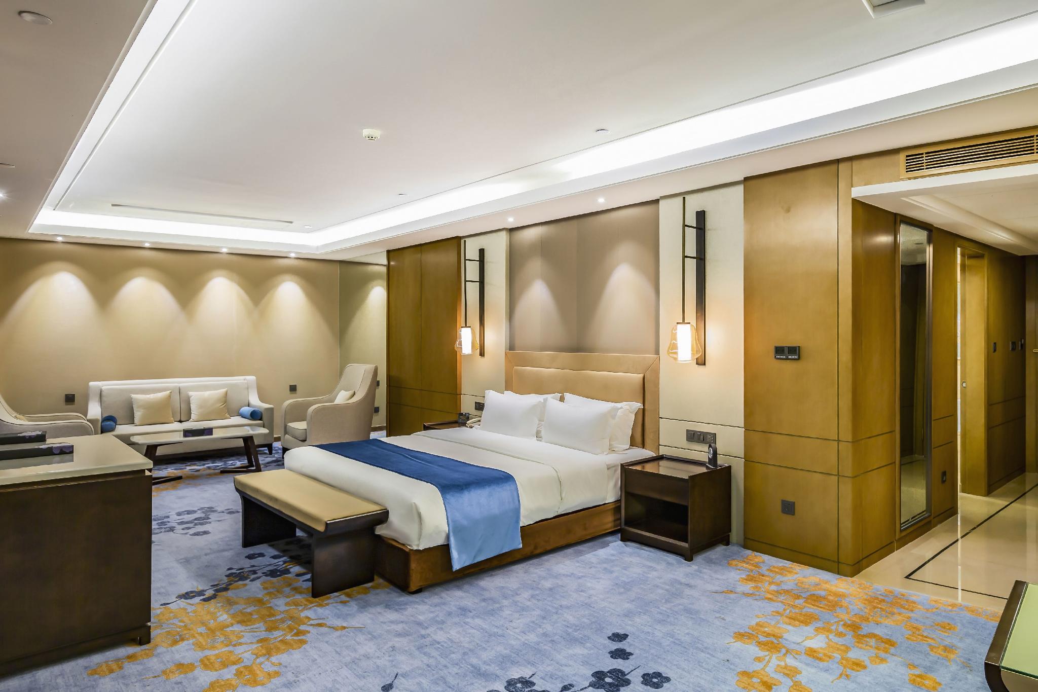 Xinhua Jian'guo Hotel 16/26