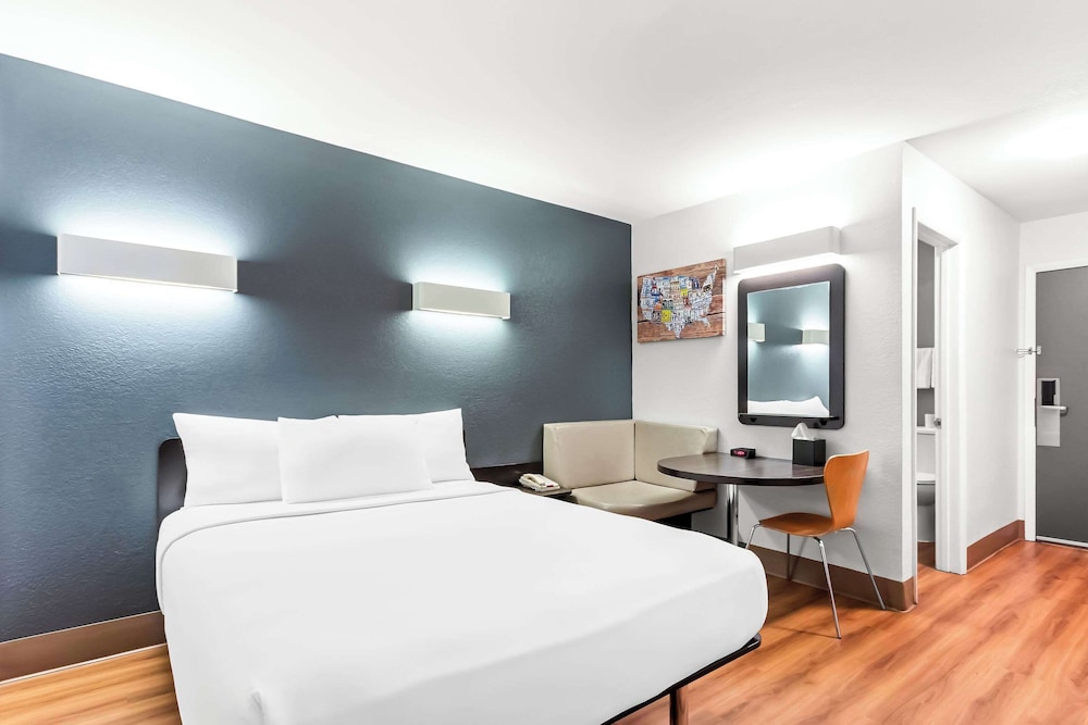 غرفة قياسية بسريرين مزدوجين، Econo Lodge Idaho Falls, ID 7/10