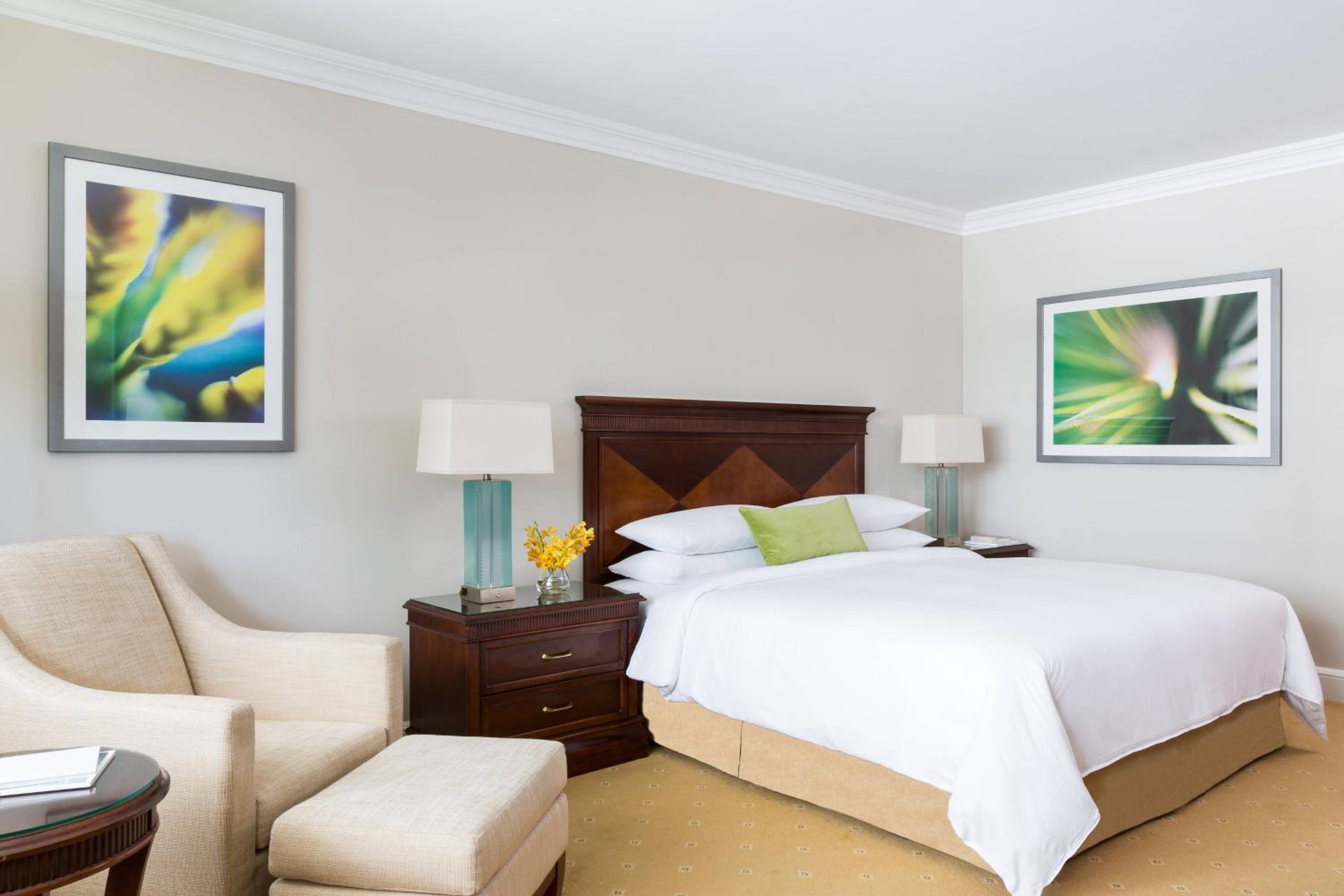 Room, King Bed, City View