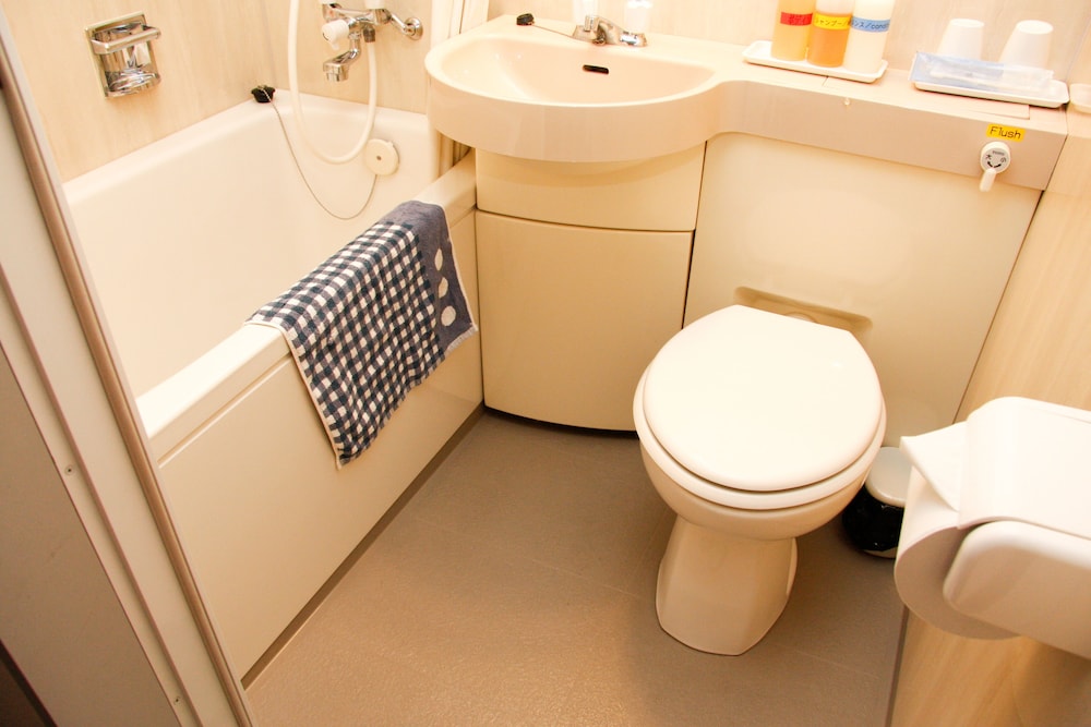 Shin-Osaka Youth Hostel 29/36