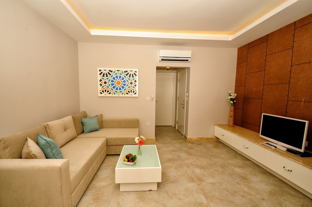 Sea Breeze Hotel And Apartments 26/50