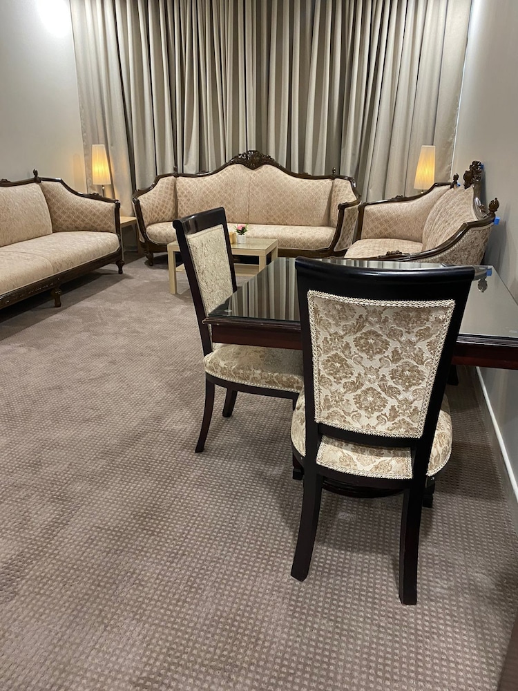Julanar Alsharq Suites 写真2
