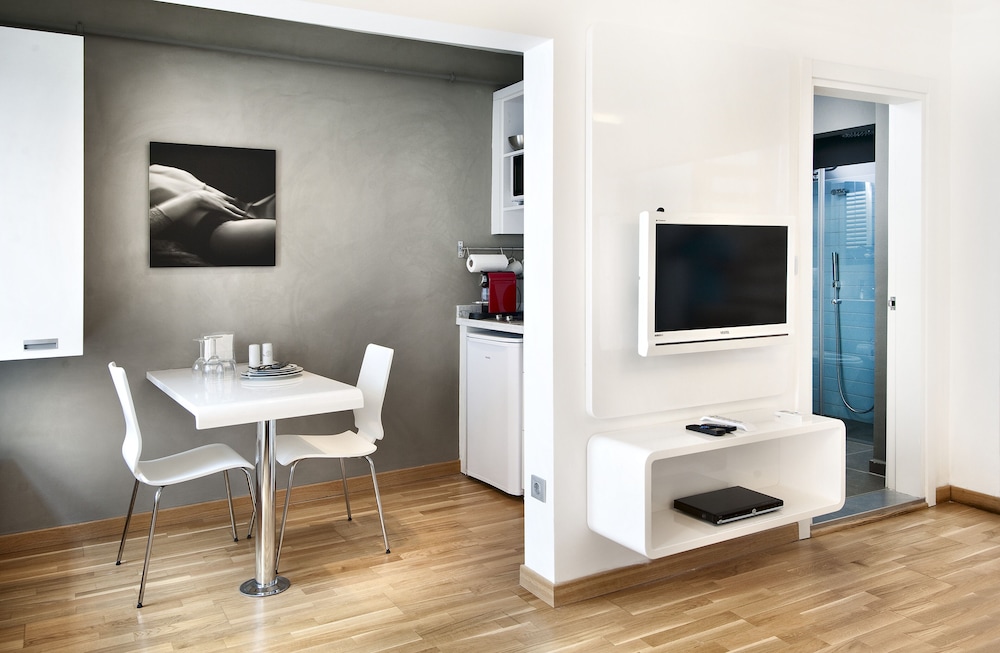 NURU ZIYA SUITES 55/82