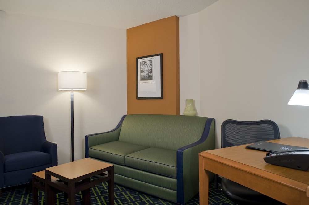 Fairfield Inn Suites By Marriott Gadsden 37/64