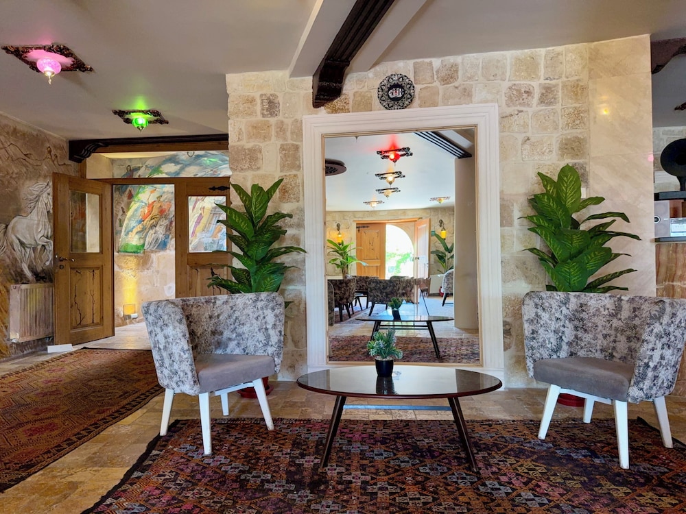 Crassus Cave Hotel 30/50
