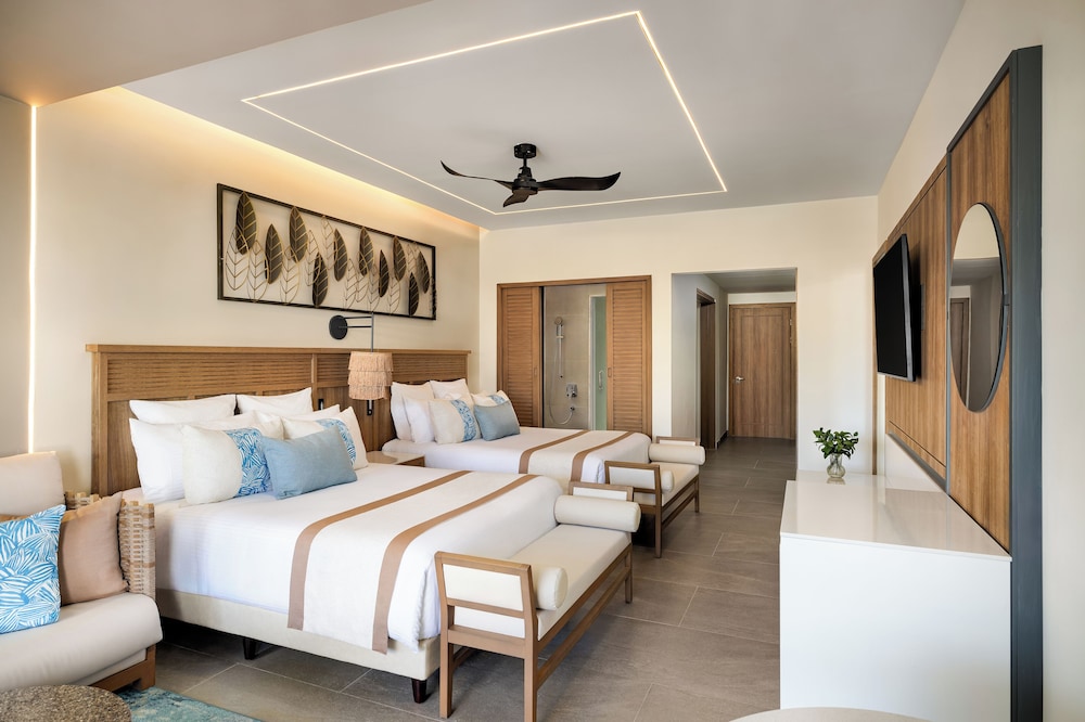 Preferred Club, Swim Out, Junior Suite, 2 Double Beds, Ocean Front